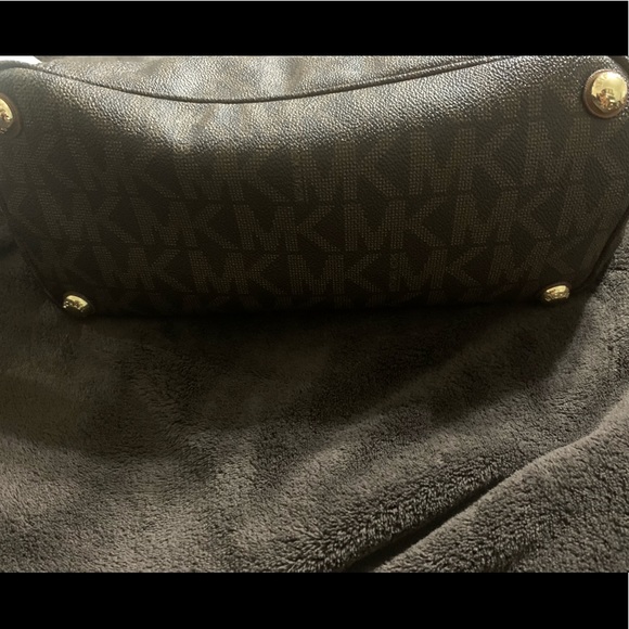 Michael Kors Signature Purse - Picture 8 of 11